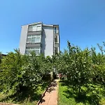 Nature & Sea Escape Spacious Family Apartment Durres