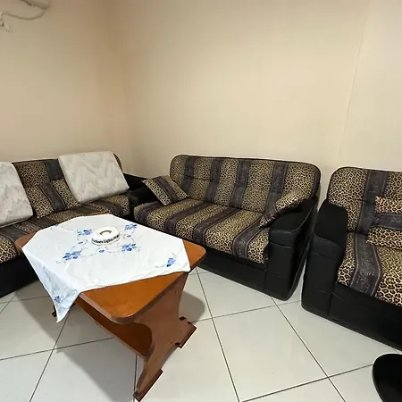Lalzi Apartment *