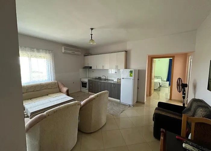 Lalzi Apartament *