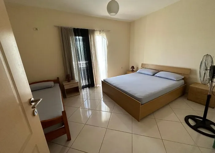 Lalzi Apartament *
