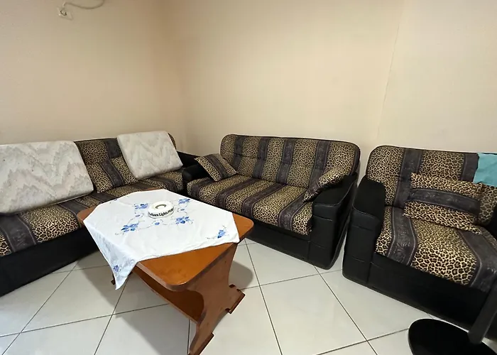 Lalzi Apartament *